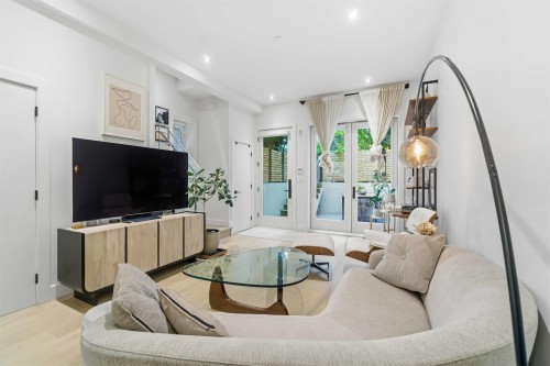 1533 5Th Avenue E, Vancouver, BC 