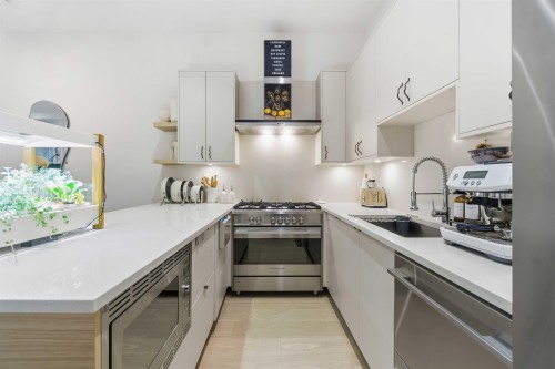1533 5Th Avenue E, Vancouver, BC 