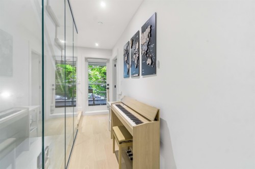 1533 5Th Avenue E, Vancouver, BC 