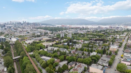 1533 5Th Avenue E, Vancouver, BC 