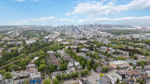 1533 5Th Avenue E, Vancouver, BC 