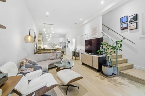 1533 5Th Avenue E, Vancouver, BC 