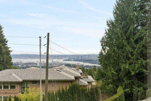 1162 Millstream Road, West Vancouver, BC 