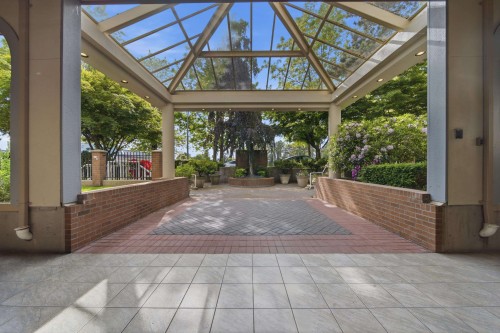 203-7326 Antrim Avenue  Burnaby, BC V5J 4M8