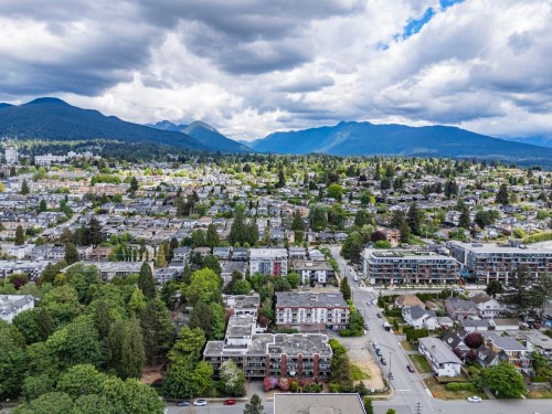 310-360 2nd Street E North Vancouver, BC V7L 4N6