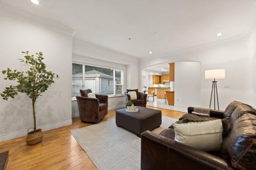 4087 Marine Drive Sw, Vancouver, BC 