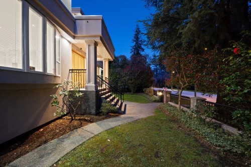 4087 Marine Drive Sw, Vancouver, BC 