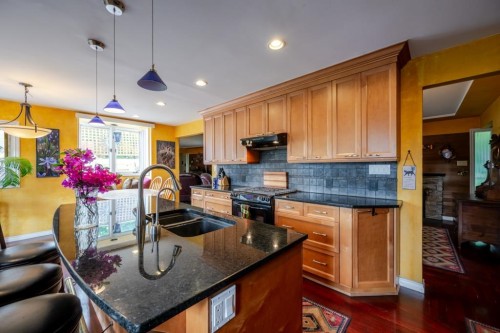 1392 Charland Avenue, Coquitlam, BC 