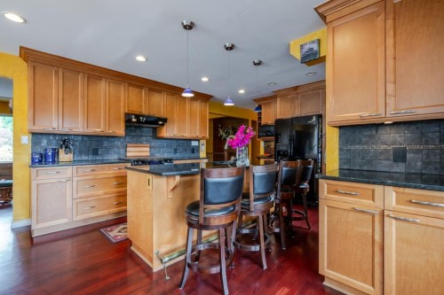 1392 Charland Avenue, Coquitlam, BC 