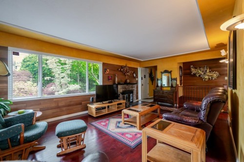 1392 Charland Avenue, Coquitlam, BC 
