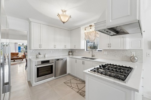 2581 3Rd Avenue E, Vancouver, BC 