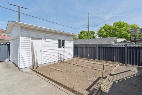 2581 3Rd Avenue E, Vancouver, BC 