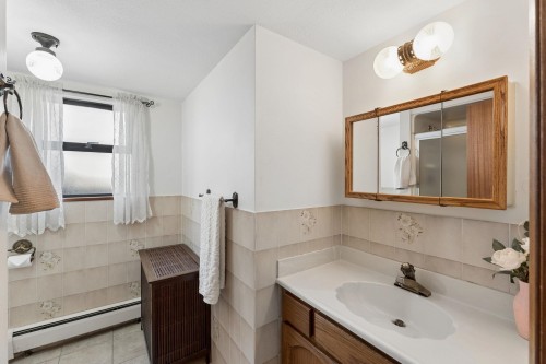 2581 3Rd Avenue E, Vancouver, BC 