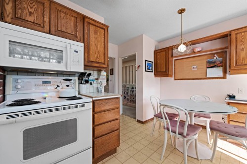 689 Poplar Street, Coquitlam, BC 