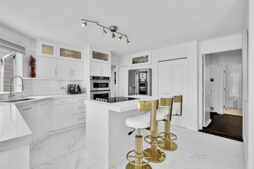 1476 Lansdowne Drive, Coquitlam, BC 