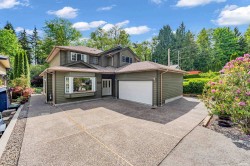 4317 Cliffmont Road  North Vancouver, BC V7G 1J6
