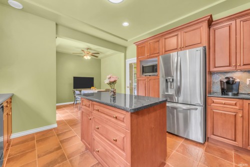 4317 Cliffmont Road, North Vancouver, BC 