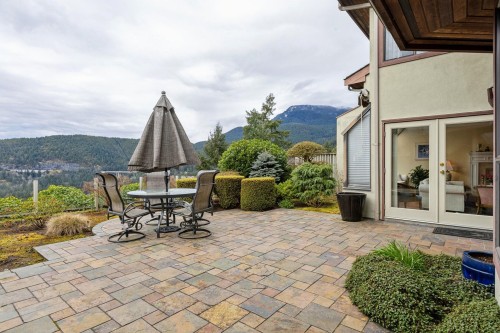 5180 Meadfeild Road, West Vancouver, BC 