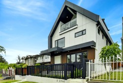 1-2741 7th Avenue E Vancouver, BC V5M 1T8