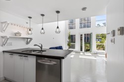 309-1 Cordova Street E Vancouver, BC V6A 4H3