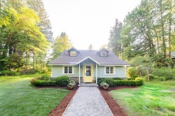 6129 Sechelt Inlet Road Sechelt, BC V7Z 0L3