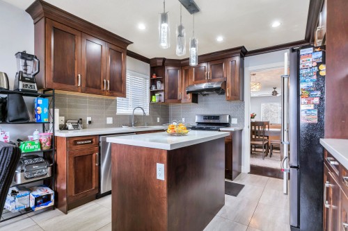 7162 Gladstone Street, Vancouver, BC 