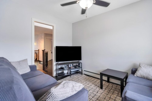 7162 Gladstone Street, Vancouver, BC 