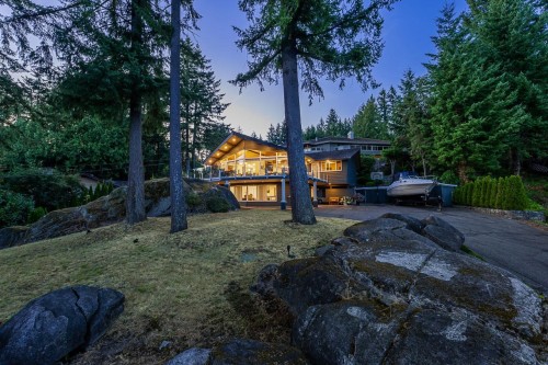 4375 Woodcrest Road  West Vancouver, BC V7S 2V9