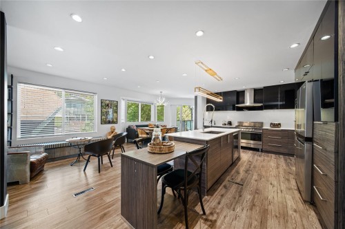 609 Lidster Place, New Westminster, BC 
