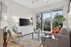 306-1628 4th Avenue W Vancouver, BC V6J 0G6