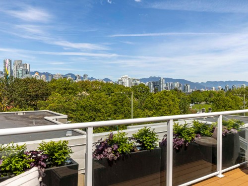 2218 Spruce Street, Vancouver, BC 