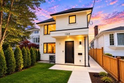 1-1368 Park Drive  Vancouver, BC V6P 2K6