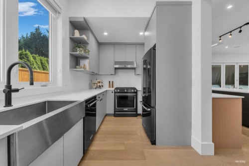 847 Thermal Drive, Coquitlam, BC 