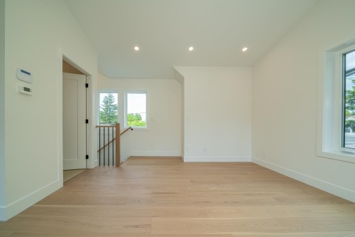 1933 4Th Avenue E, Vancouver, BC 