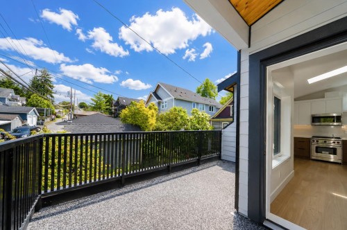 1933 4Th Avenue E, Vancouver, BC 