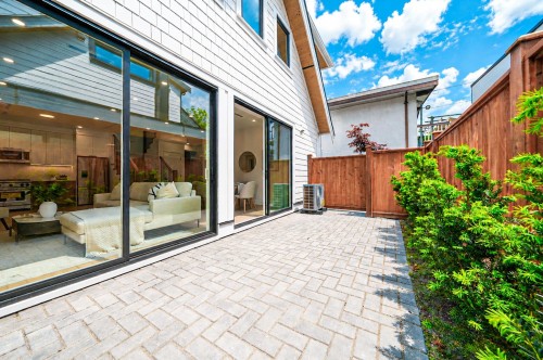 1935 4Th Avenue E, Vancouver, BC 