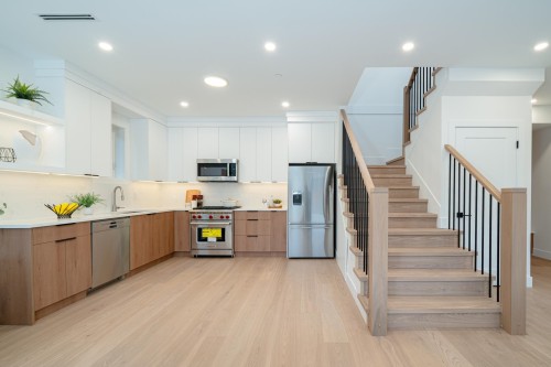 1935 4Th Avenue E, Vancouver, BC 