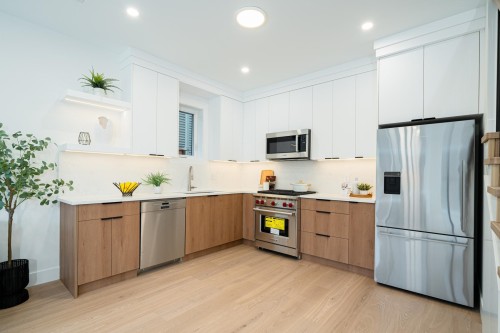 1935 4Th Avenue E, Vancouver, BC 