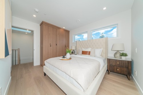 1935 4Th Avenue E, Vancouver, BC 