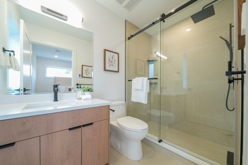 1935 4Th Avenue E, Vancouver, BC 