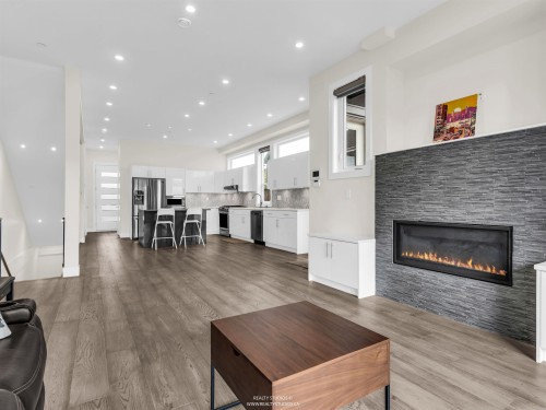 409 Keith Road W, North Vancouver, BC 