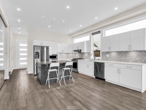 409 Keith Road W, North Vancouver, BC 
