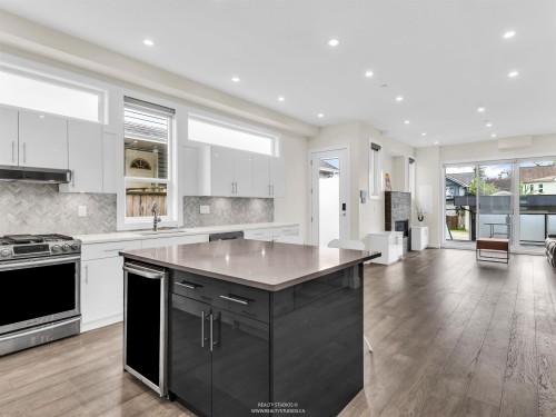 409 Keith Road W, North Vancouver, BC 