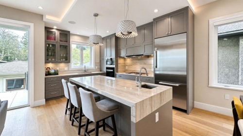 4618 8Th Avenue W, Vancouver, BC 
