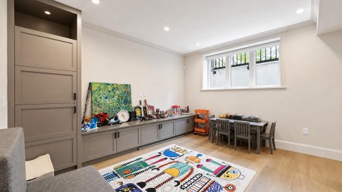 4618 8Th Avenue W, Vancouver, BC 