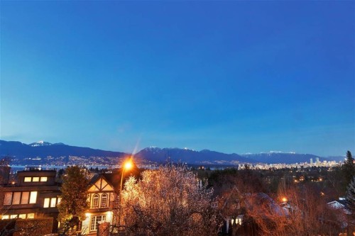 3770 13Th Avenue W, Vancouver, BC 