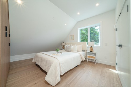 1937 4Th Avenue E, Vancouver, BC 