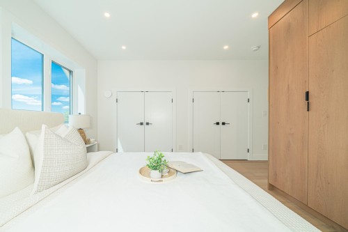 1937 4Th Avenue E, Vancouver, BC 