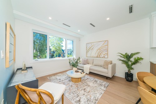 1937 4Th Avenue E, Vancouver, BC 