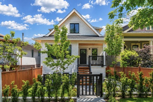 1937 4Th Avenue E, Vancouver, BC 